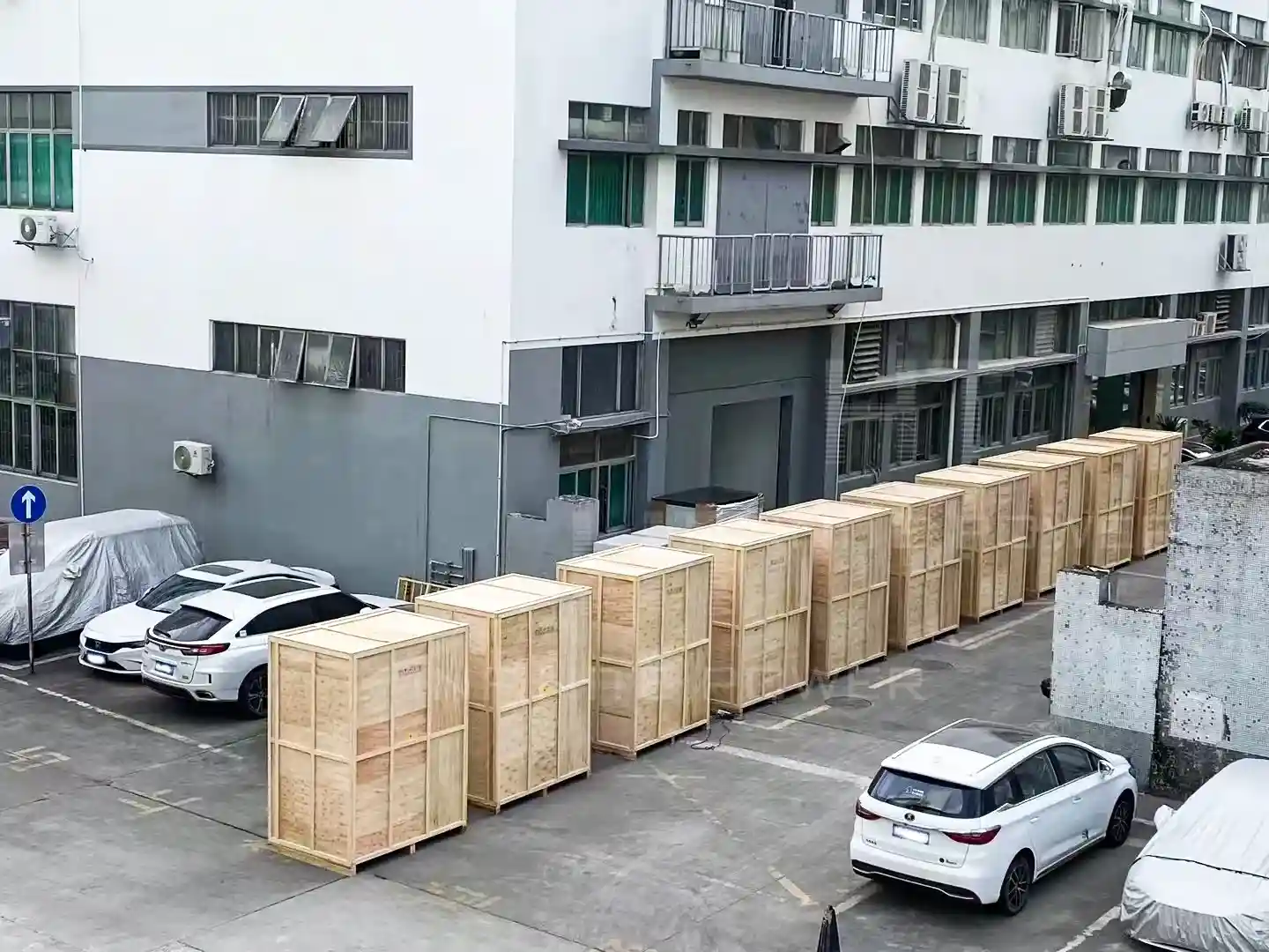 HT Site de livraison de stockage de batterie industriel et commercial de 215 kWh